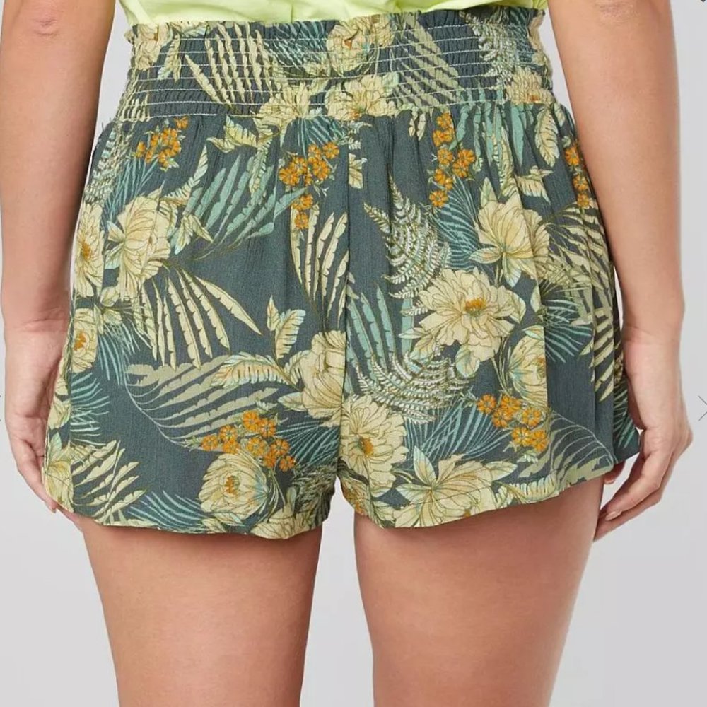 BeBop Floral Crinkle Short - Picture 3 of 9